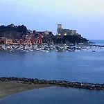 Affittacamere Luna Rossa Vendégház Riccò del Golfo di Spezia