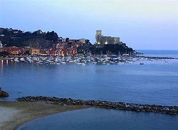 Affittacamere Luna Rossa Pensión Riccò del Golfo di Spezia