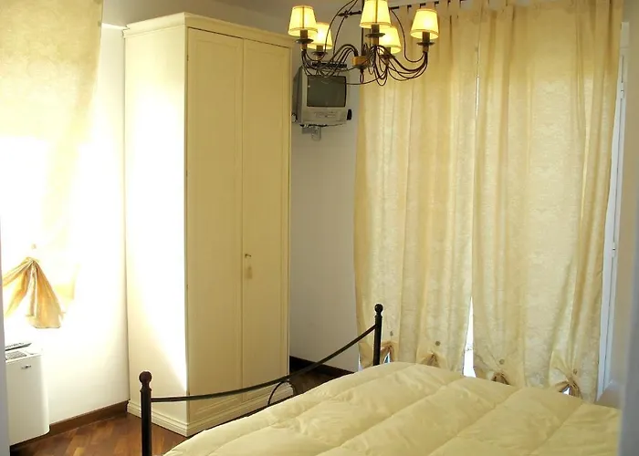 Affittacamere Luna Rossa Pensión Riccò del Golfo di Spezia