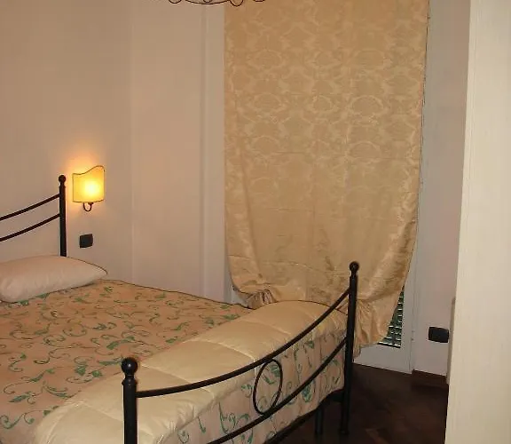 Affittacamere Luna Rossa Pensión 2*